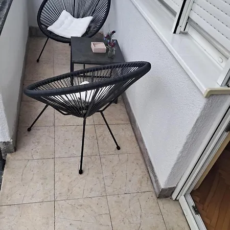 2e *